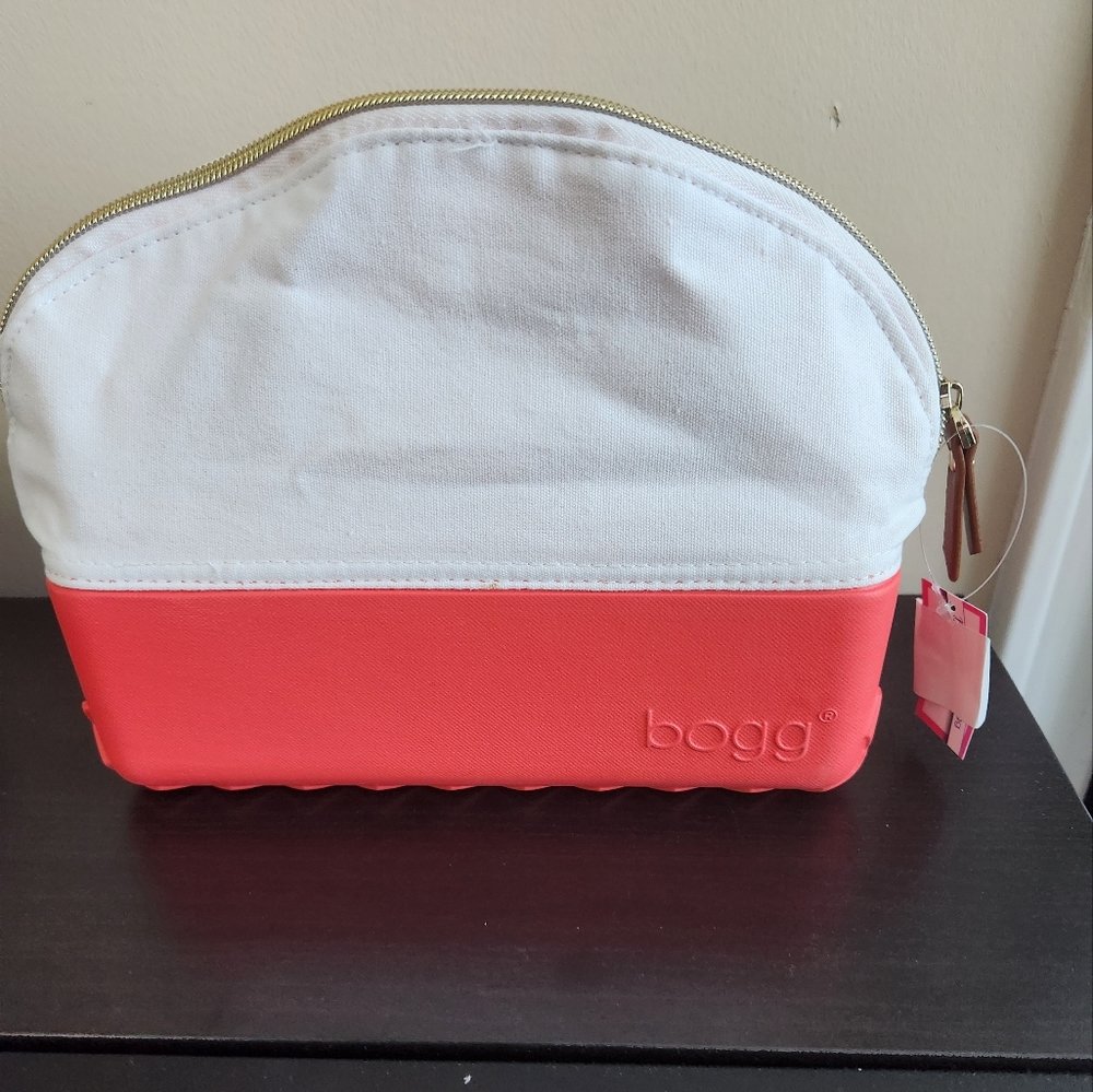 Bogg Bagg small bag accessory. Color Coral 🪸